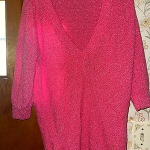 Amazing vintage quality in this pink lightweight comfortable sweater